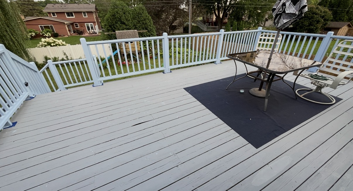 Deck grey